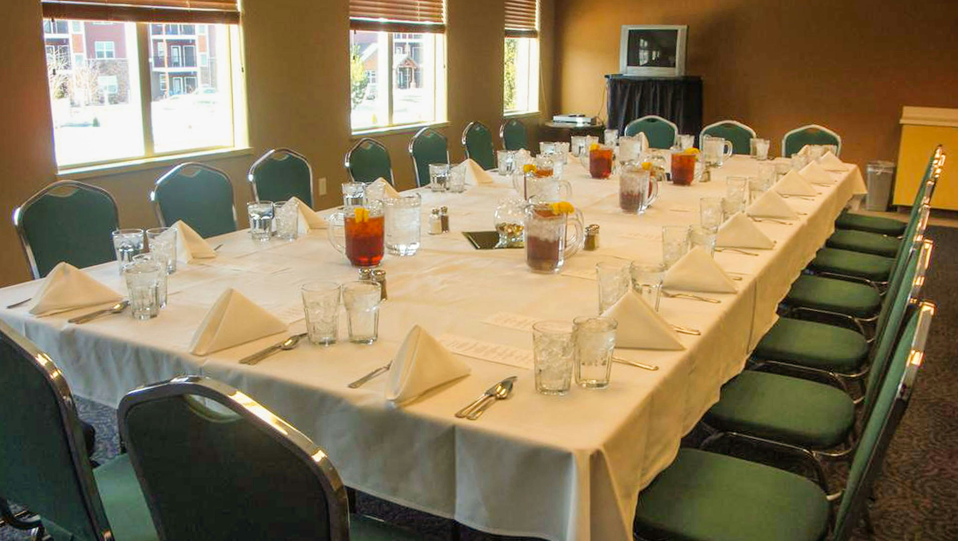Broadway Inn Conference Center 38/52