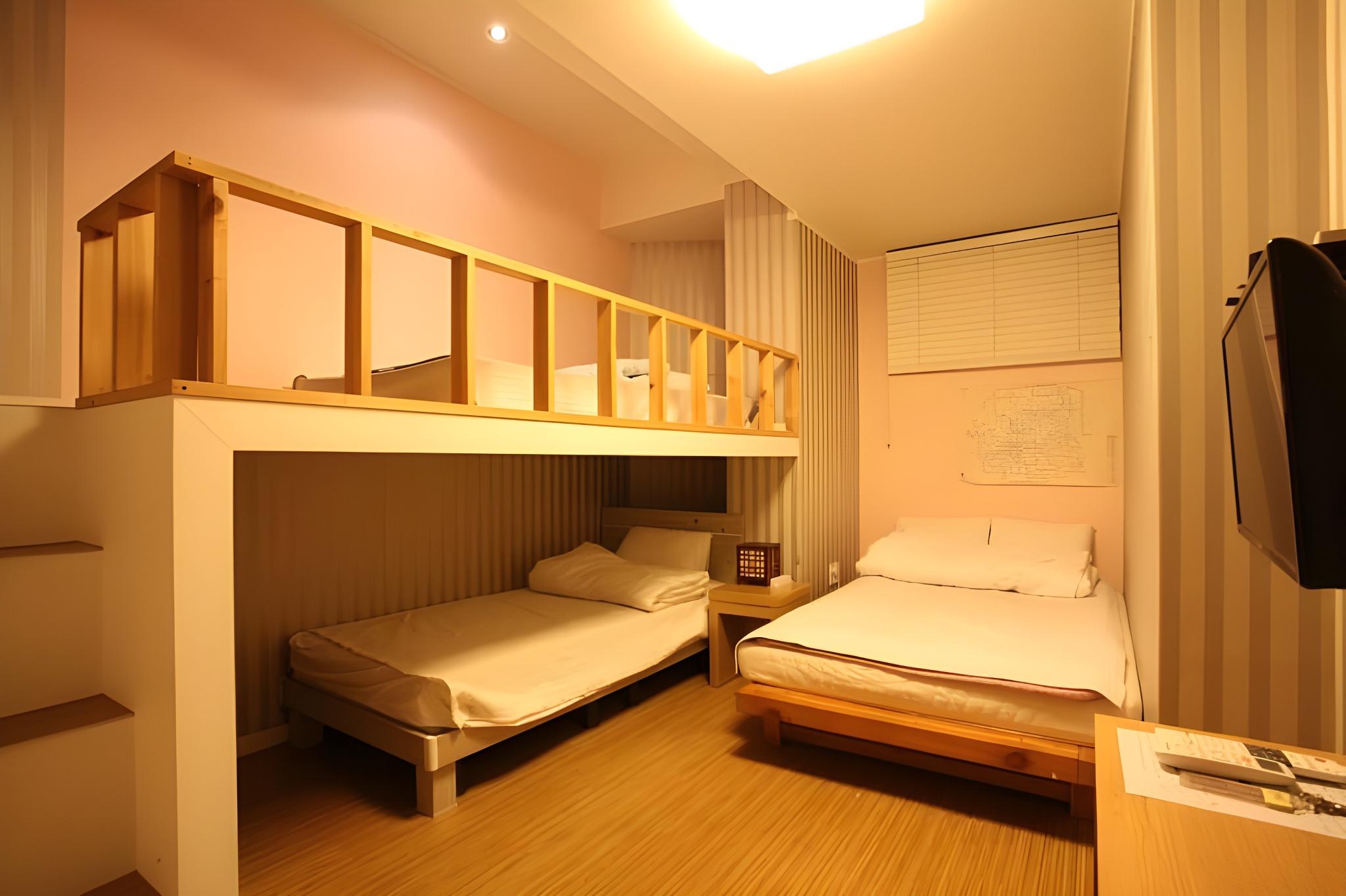 Basement, 4 Beds, Bunk Bed, No Window