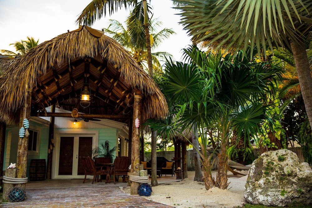 The Caribbean Resort 12/76