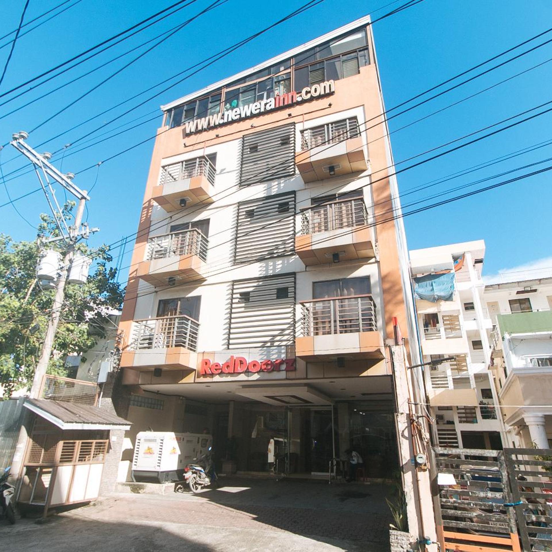 Reddoorz near Landers Superstore Cebu City 4/50