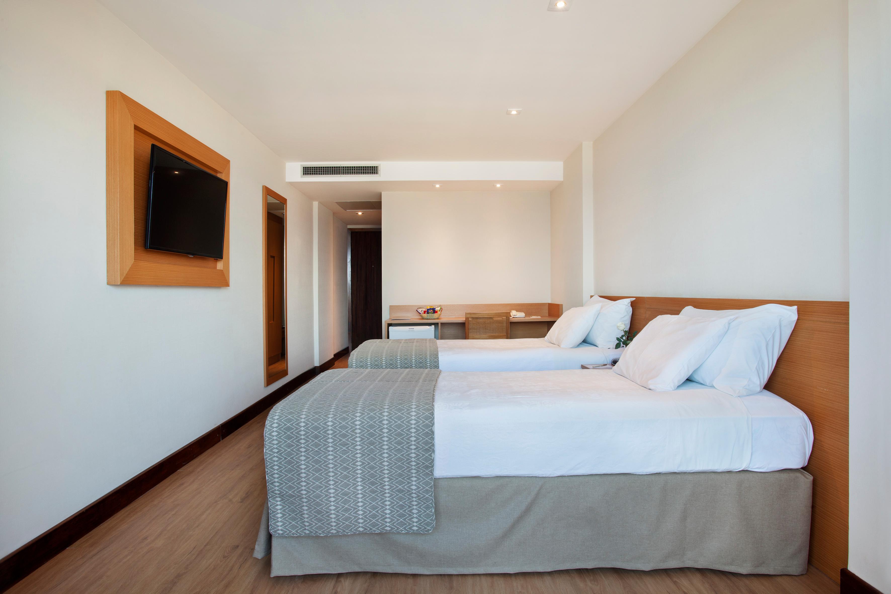 Standard, Twin Beds, Street View