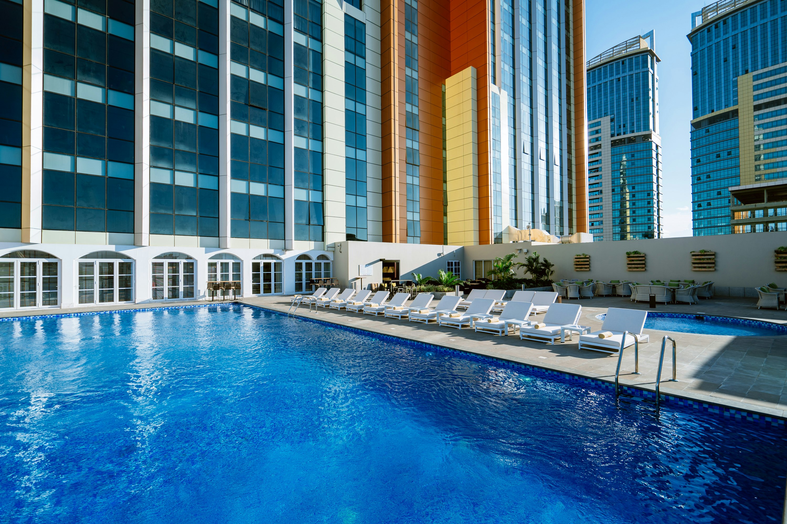 Johari Rotana 64/66