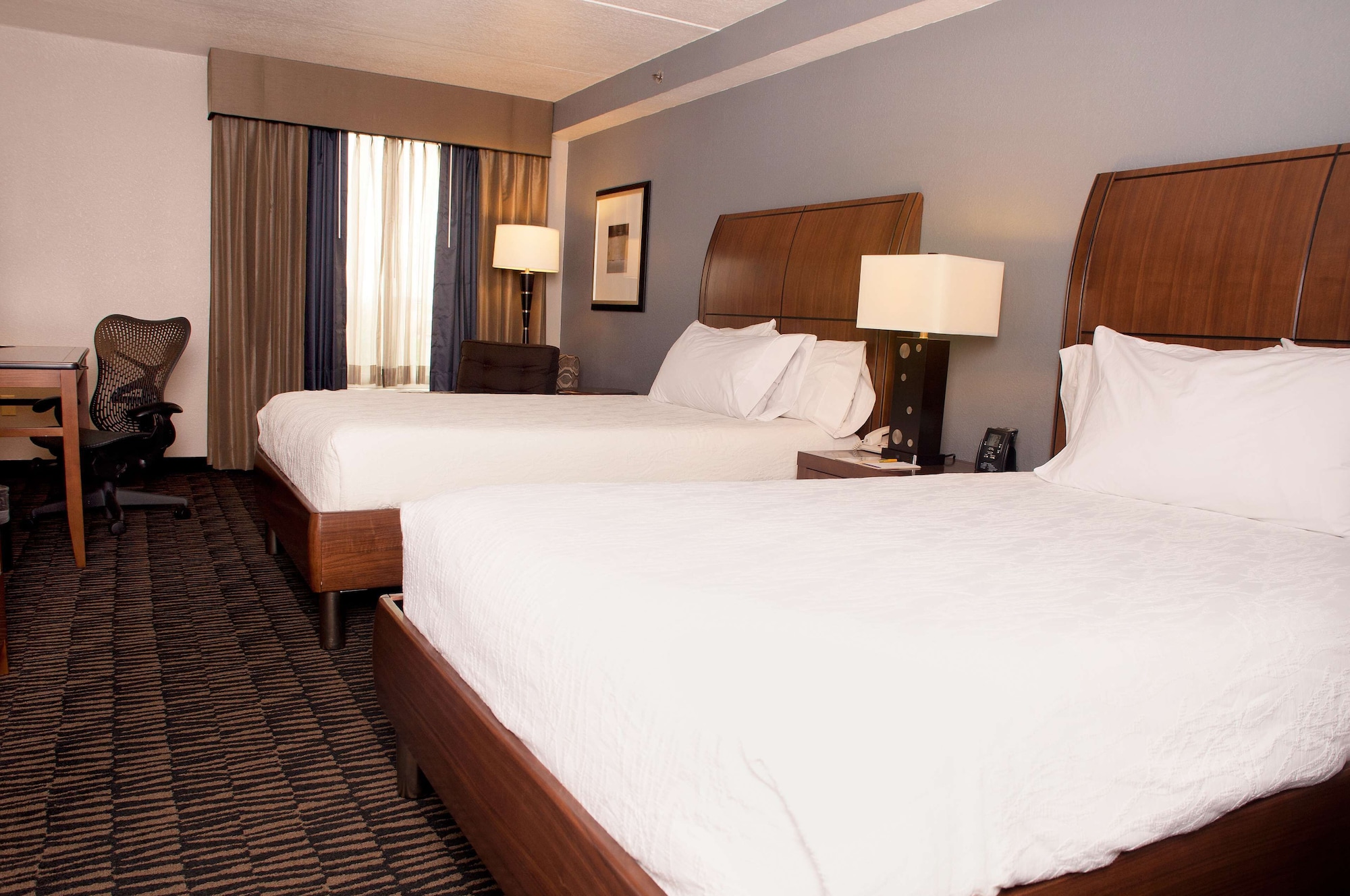 DELUXE, 2 DOUBLE BEDS