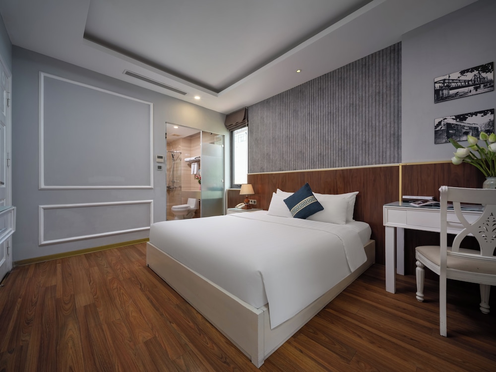 Room, Triple, 1 King and 1 Single Beds