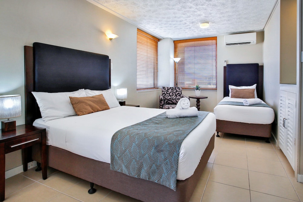 Madison Plaza Townsville 18/64