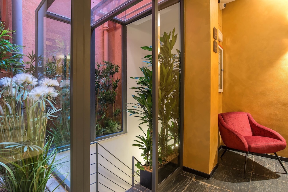Navona Essence Hotel 7/67