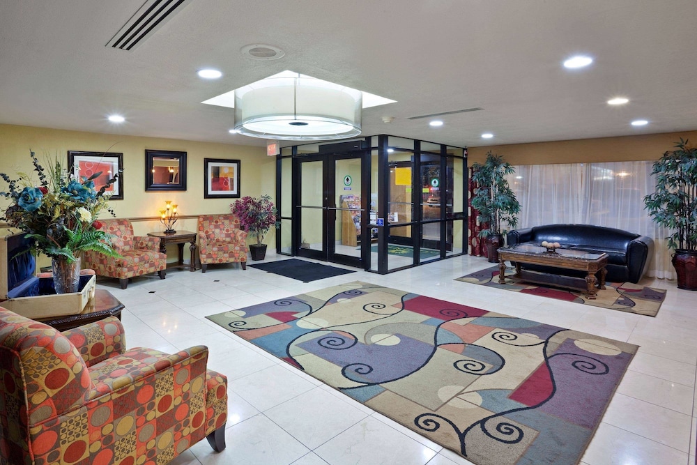 La Quinta Inn Suites Salina 34/57