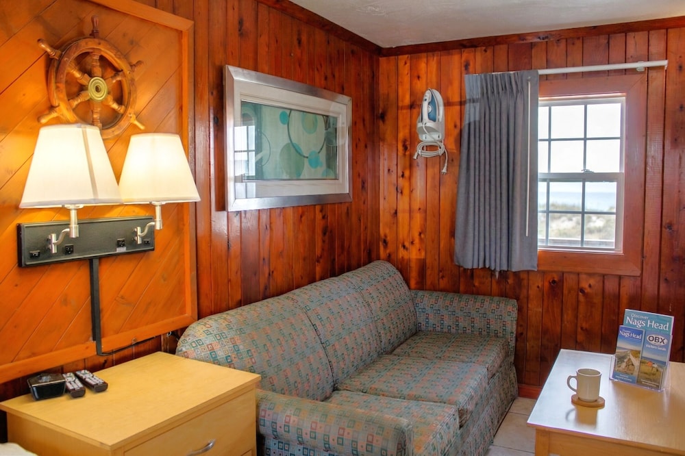 Rodeway Inn And Suites 48/71