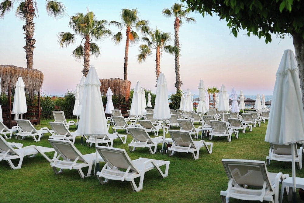 Prive Side Suite & Spa hotel - Adults Only 16+ 48/50