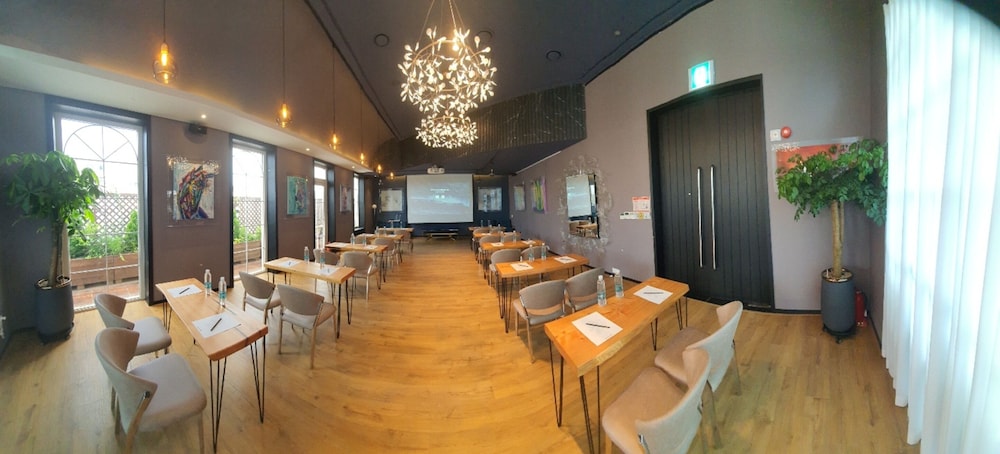 Hotel Leo 29/48