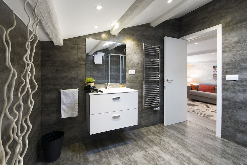 Mercedes Heritage Barcelona Apartments 3/48