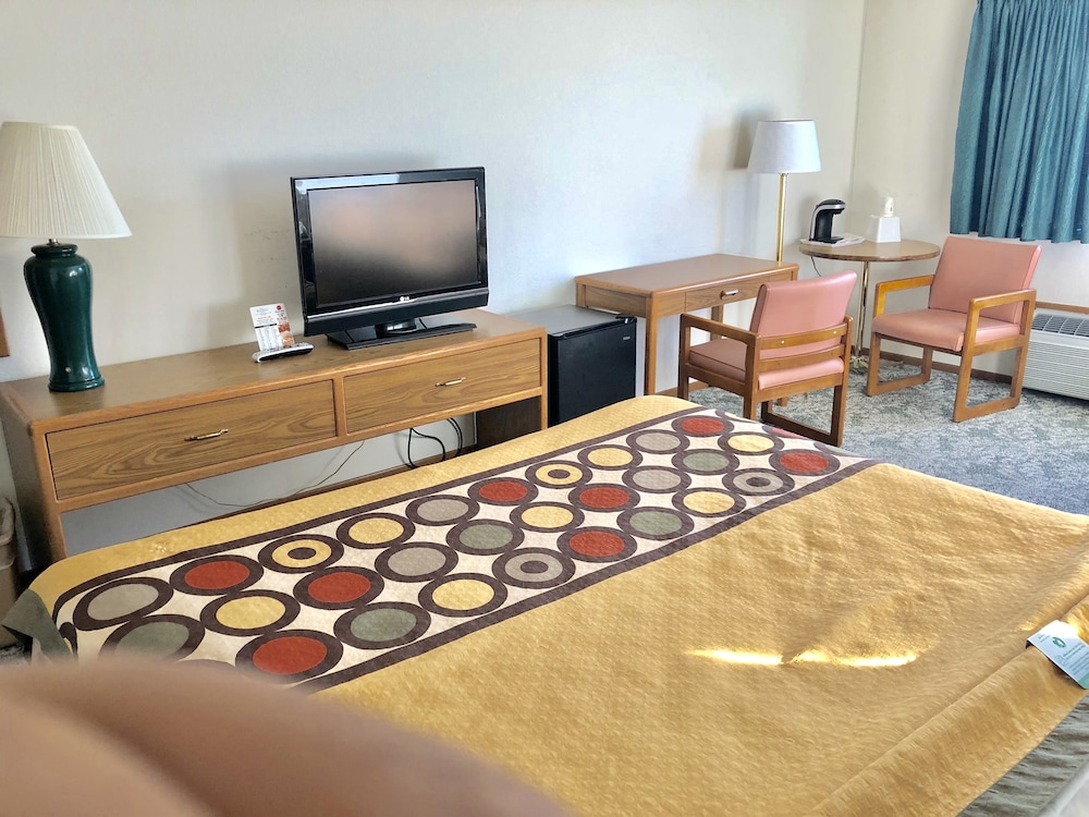 Super 8 By Wyndham Escanaba 36/39
