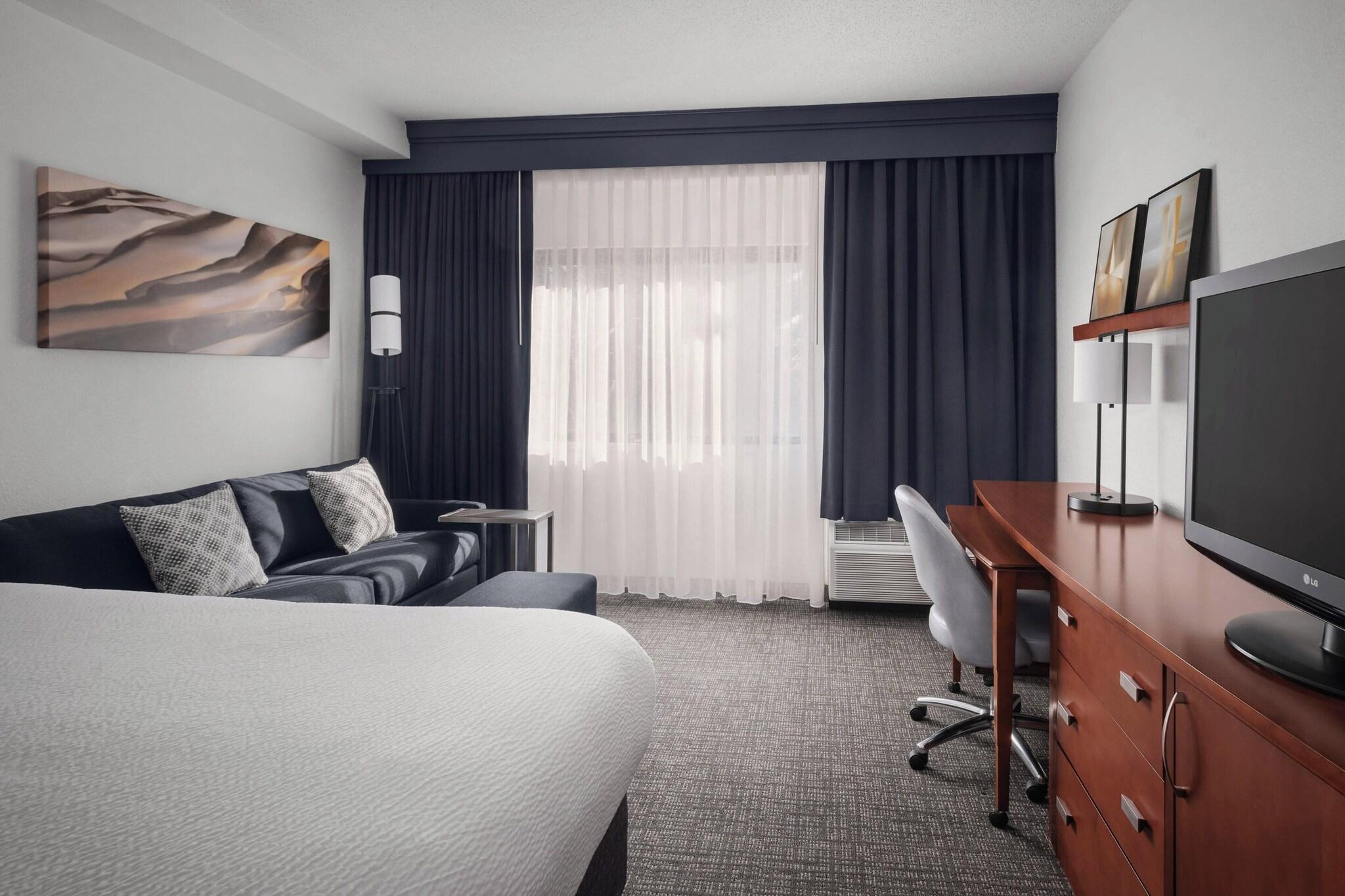 Room, King Bed