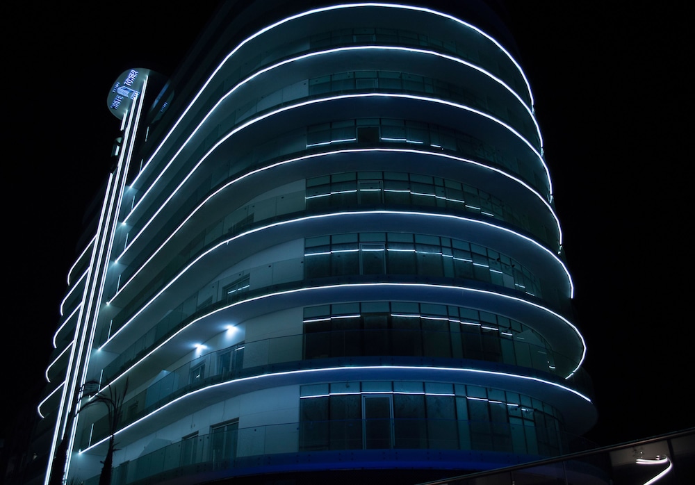 White Tower Mamaia 4/32