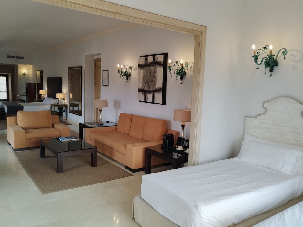 جناح جونيور ديلوكس بسرير كينج وسريرين منفصلين، Son Julia Country House Hotel 2/6
