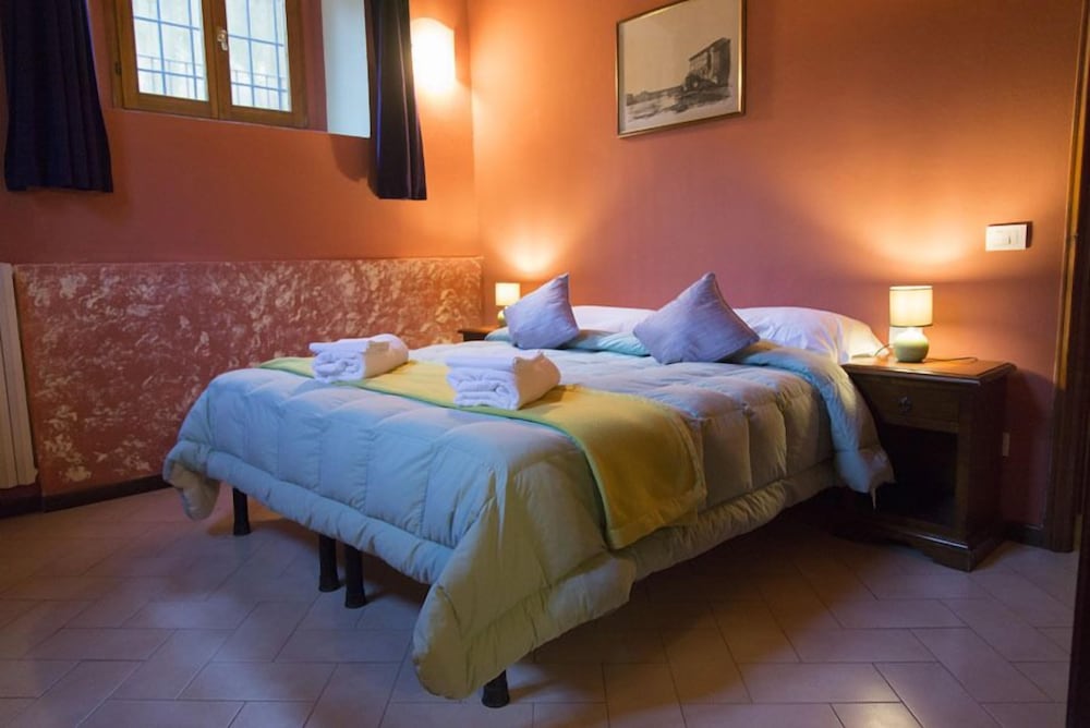 Florence Decamerone B&B 8/23