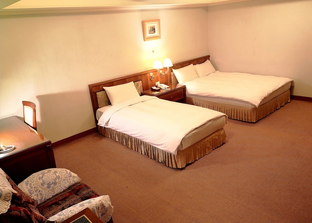 Kingdom Hotel 20/50