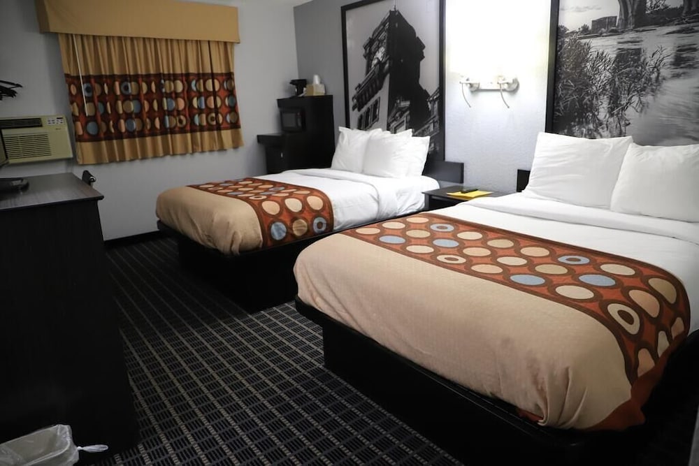 Super 8 by Wyndham Richmond Airport VA 14/19