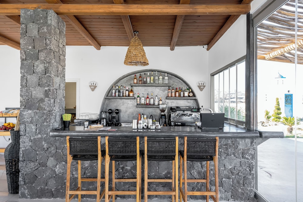 Amethyst Exclusive Suites Oia 56/72