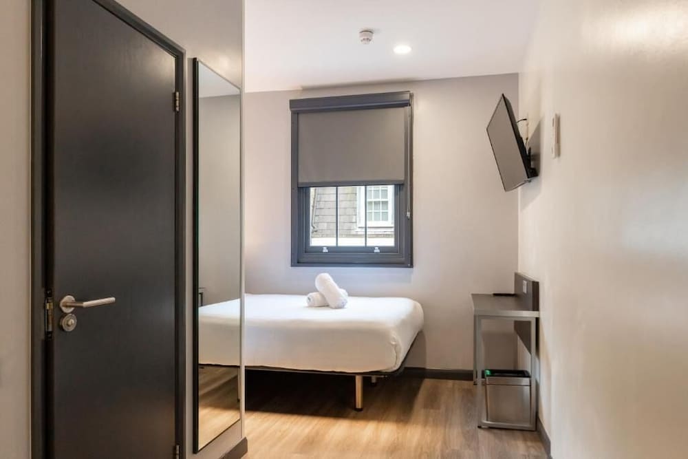 Family, 2 Double Beds 7/9