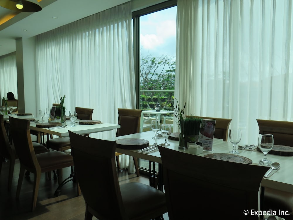 One Tagaytay Place 52/56