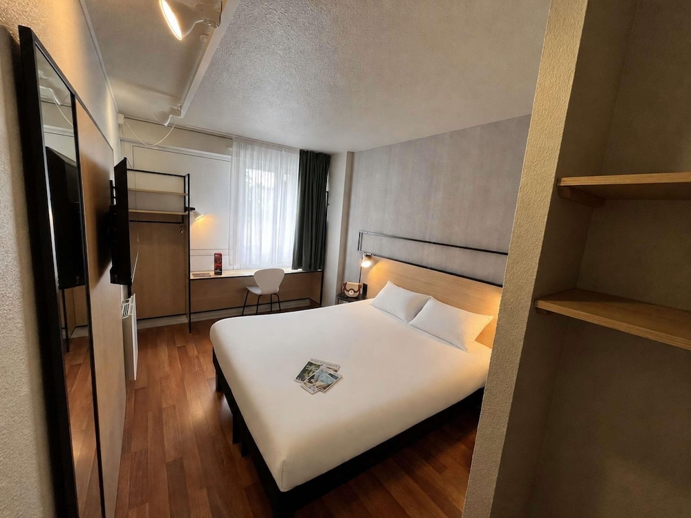 Ibis Hotel Alencon 12/45