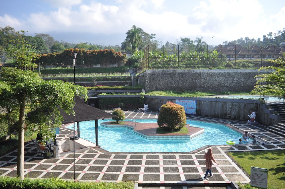 Queen Garden Hotel 8/14