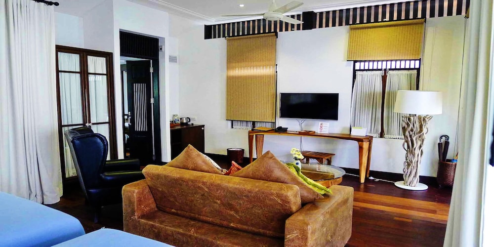 BAAN SAEN FANG 27/50