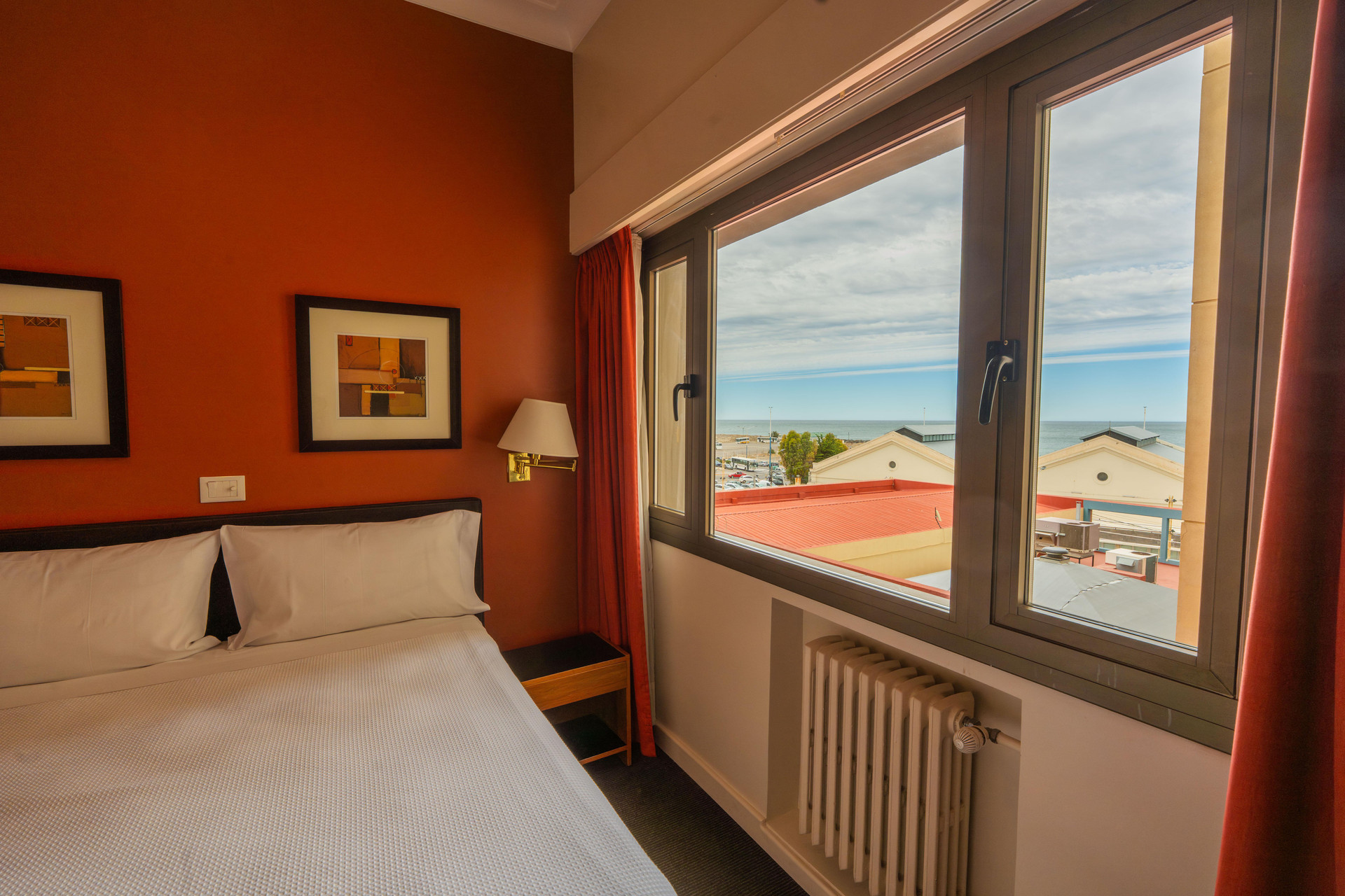 Superior, Double Bed, Street View