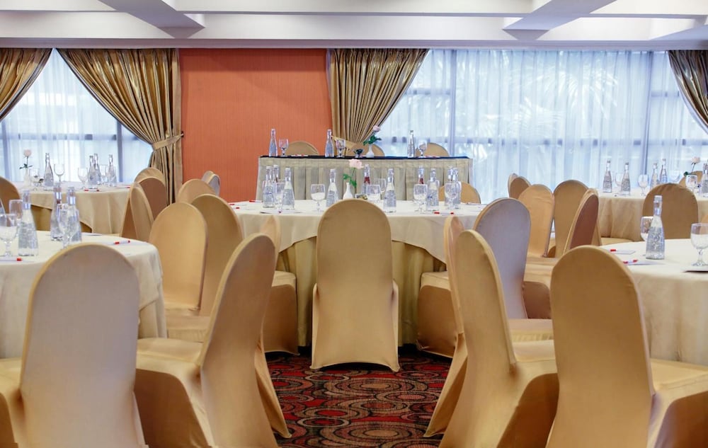 Ambhara Hotel 36/62