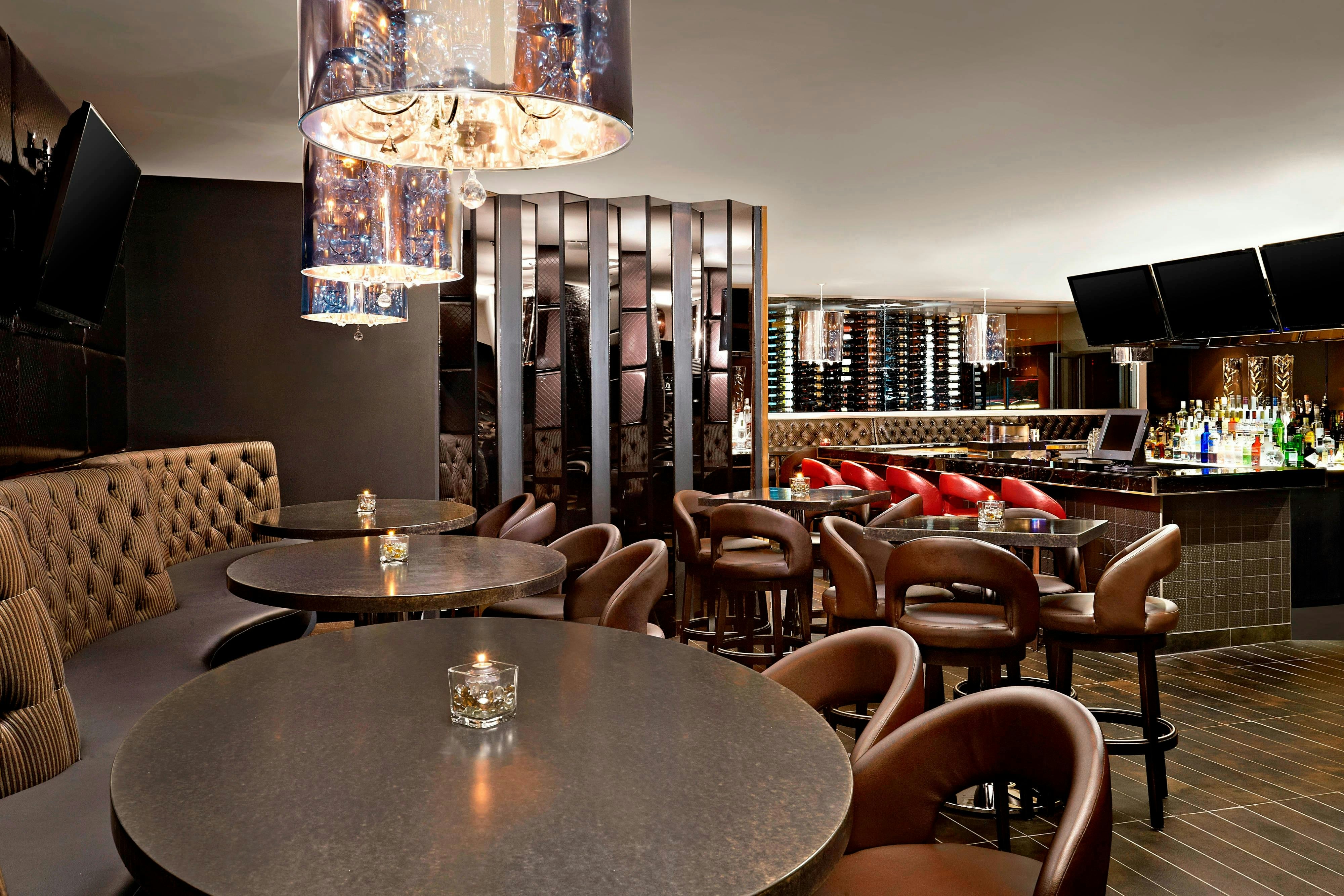 Four Points by Sheraton Hotel & Suites Calgary West 3/7