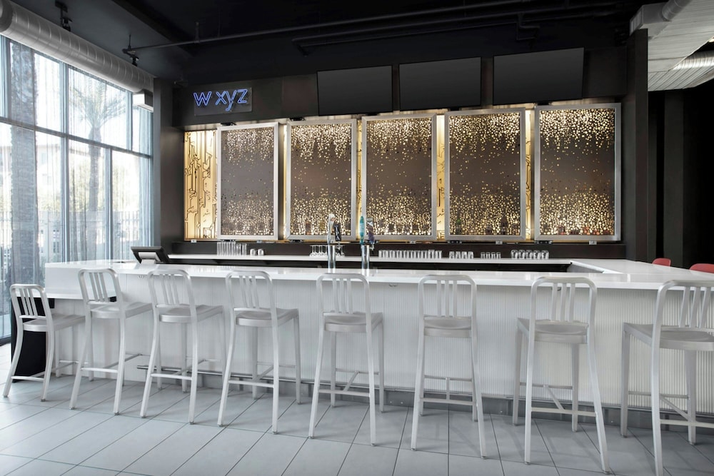 Aloft Phoenix Airport 44/62
