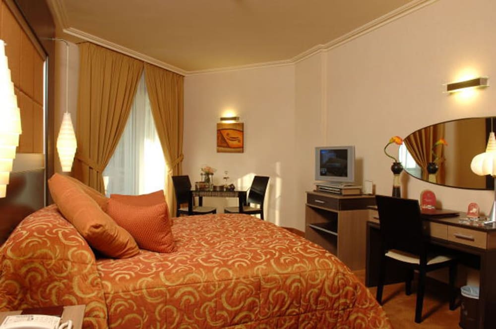 Regency Palace 11/71