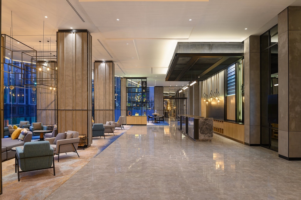 Holiday Inn Suites Siracha Laemchabang 10/78