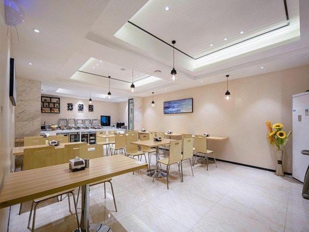 City Comfort Inn (Liuzhou Wuxing Pedestrian Street) 44/54