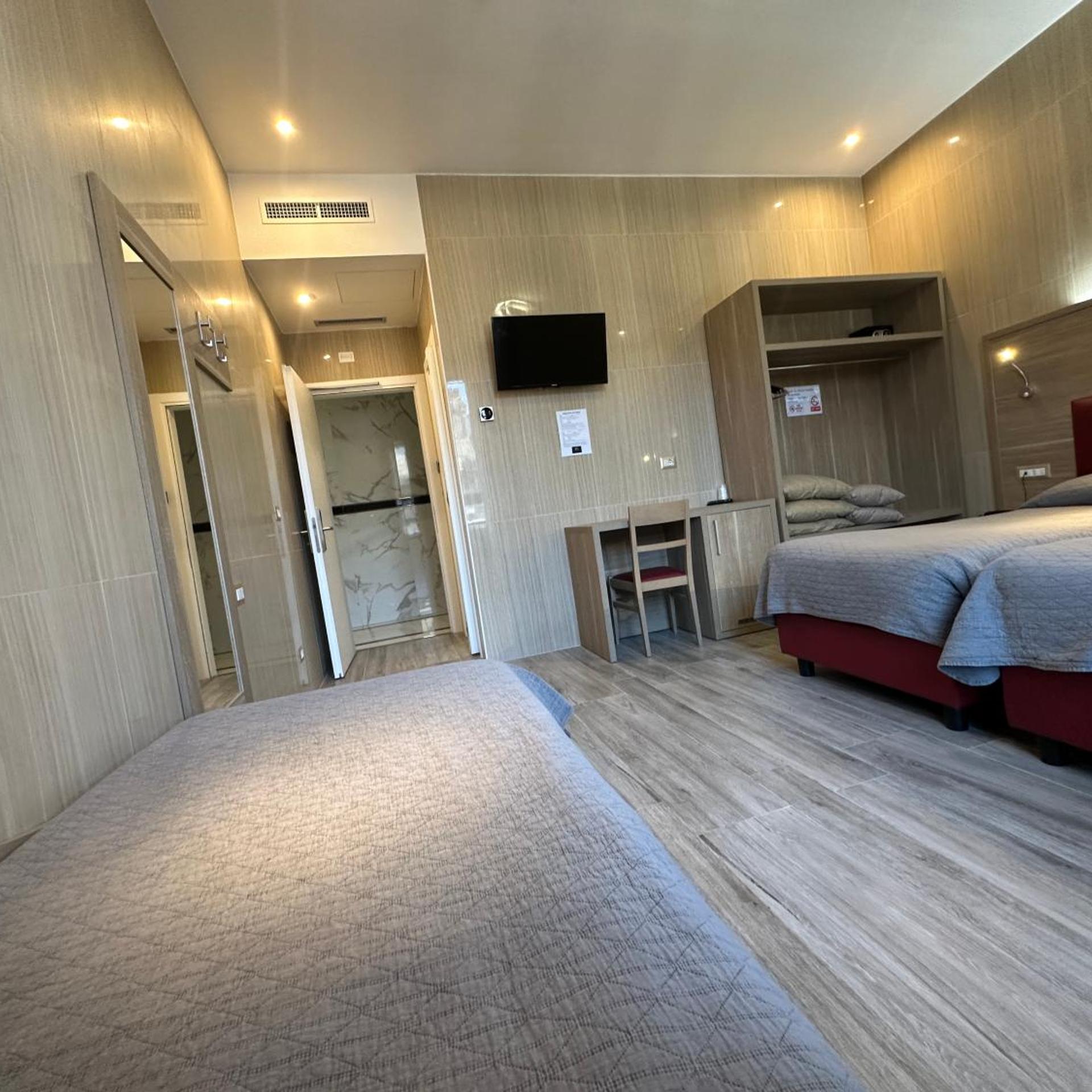 Hotel Midway 21/50