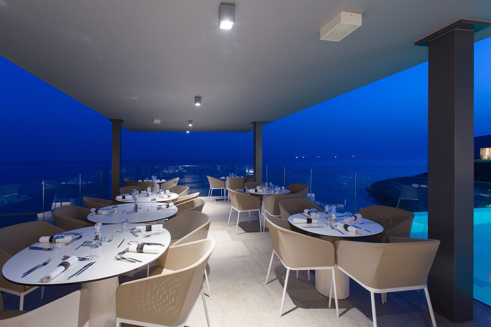 NOOM HOTEL CONAKRY 25/50
