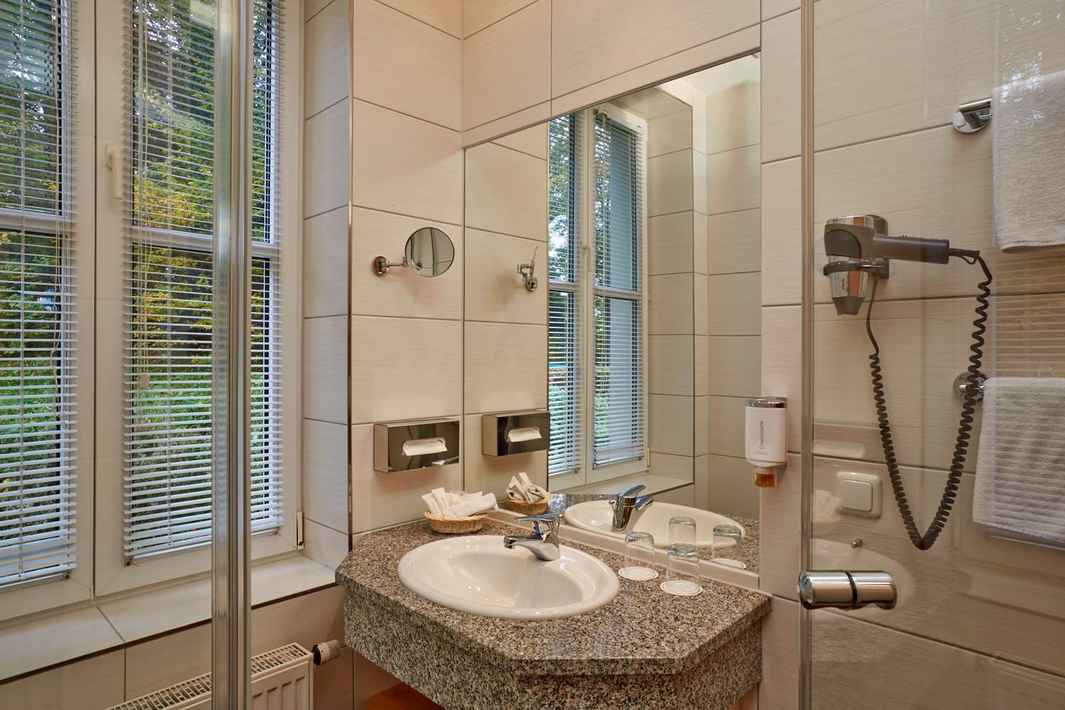 H+ Hotel & Spa Friedrichroda 68/71