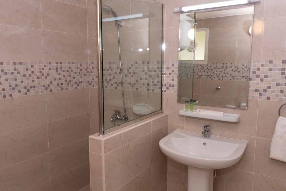 Fujairah Hotel and Resort 33/33