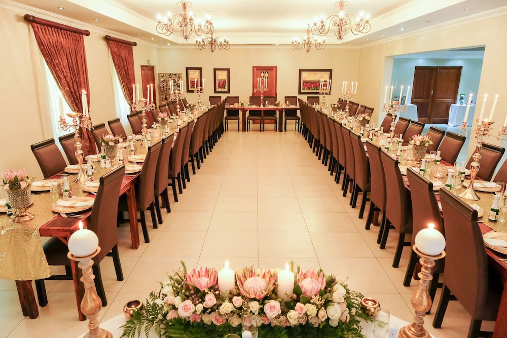 Afrique Boutique Hotel O.R. Tambo 28/50