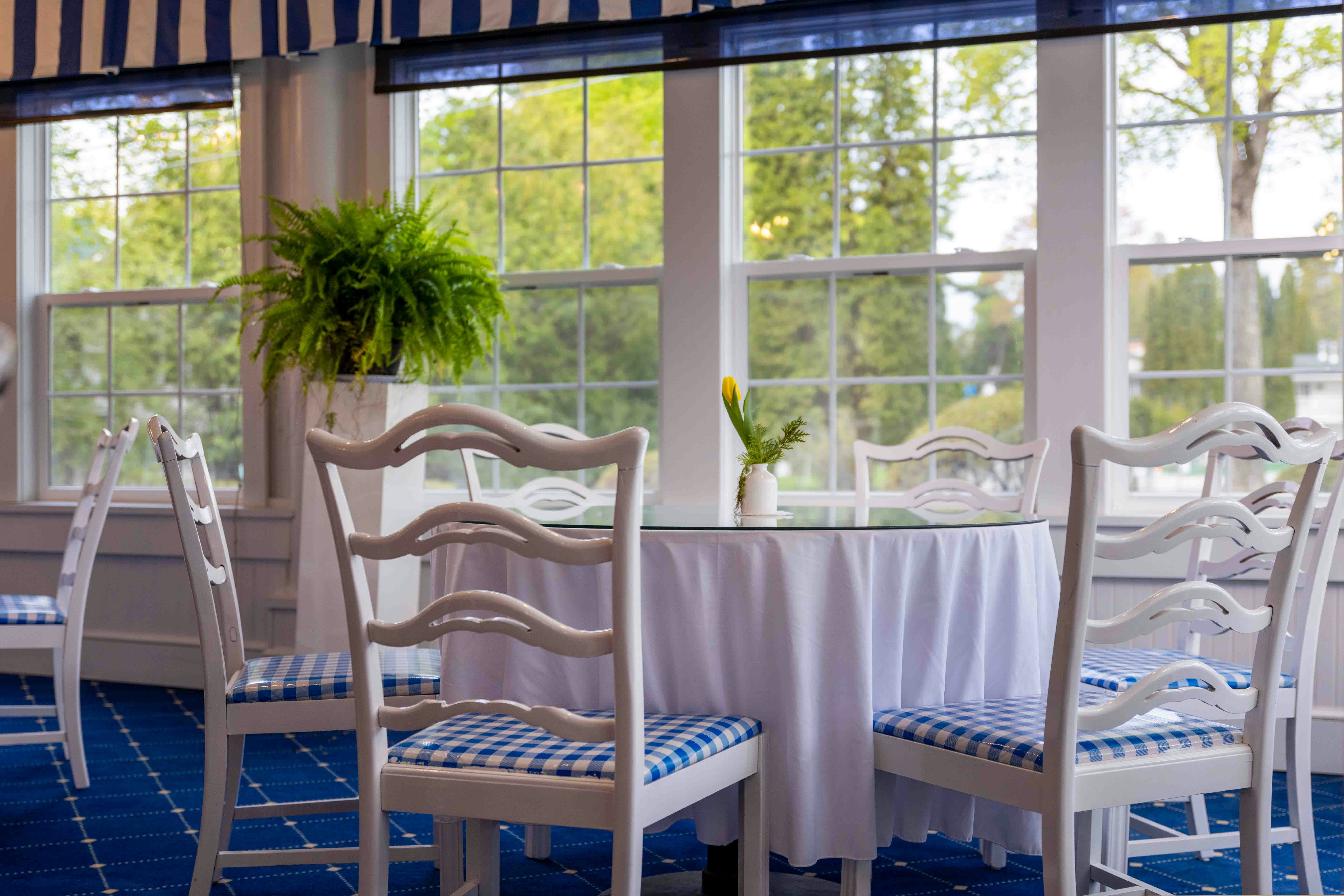 Colonial Inn in Harbor Springs 46/57