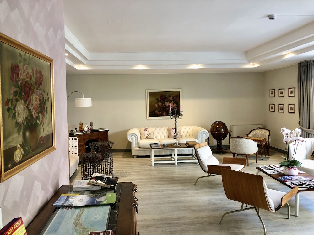 Hotel Alfieri 57/76