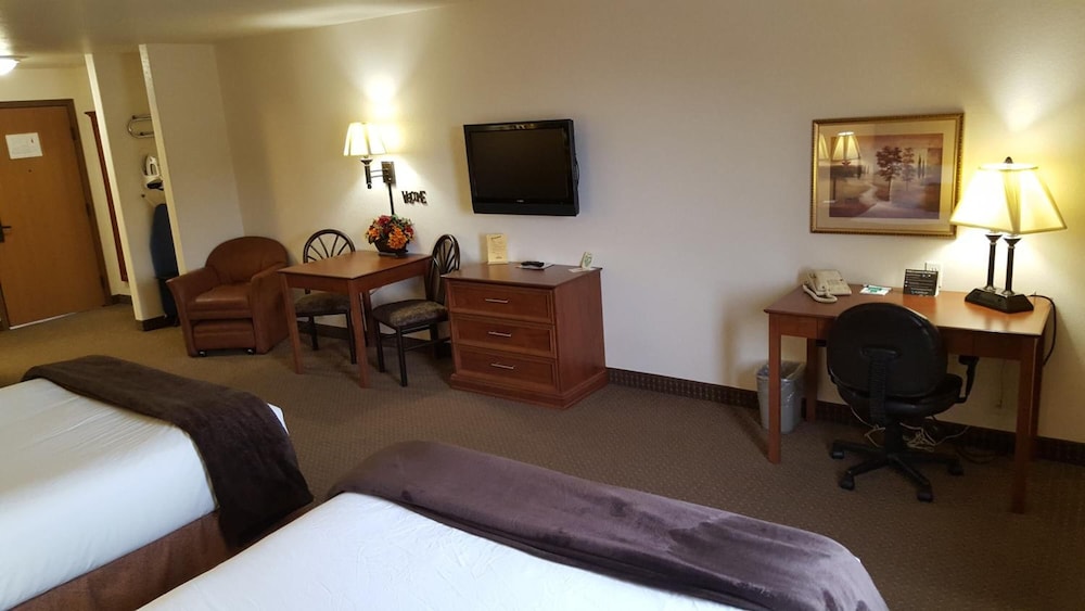 Expressway Suites Fargo 7/25