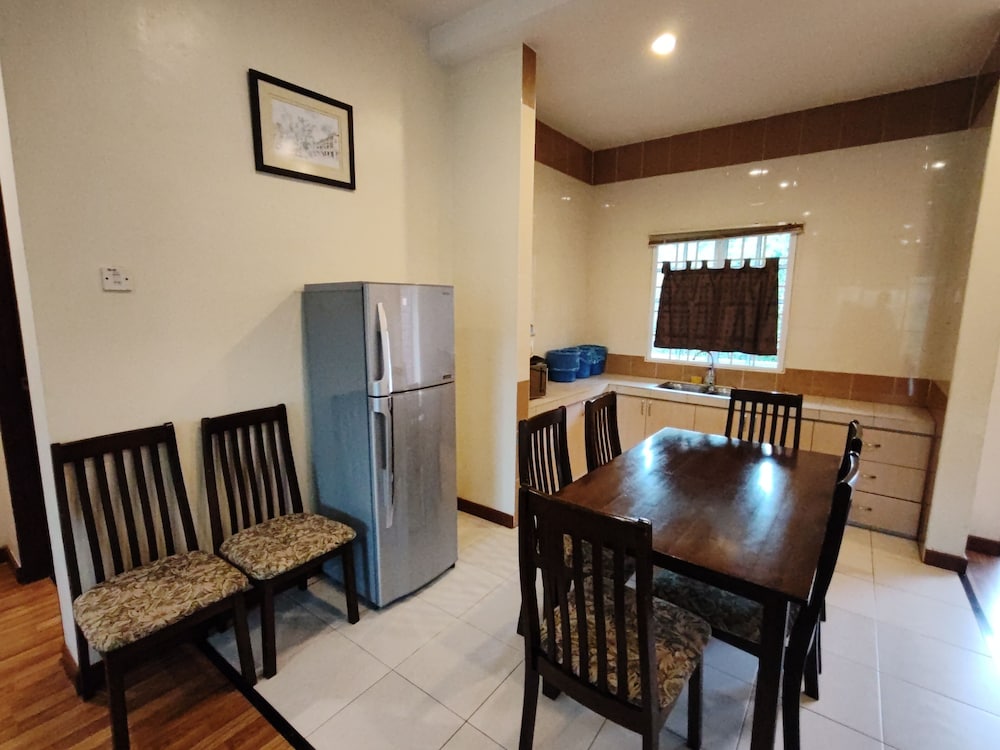 Iris House Resort 37/49