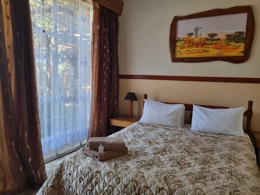 6 Sleeper, Family, 4 Beds