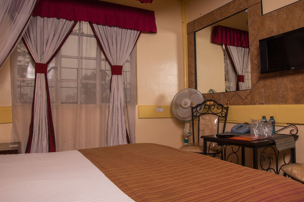 Kahama Hotel 32/40
