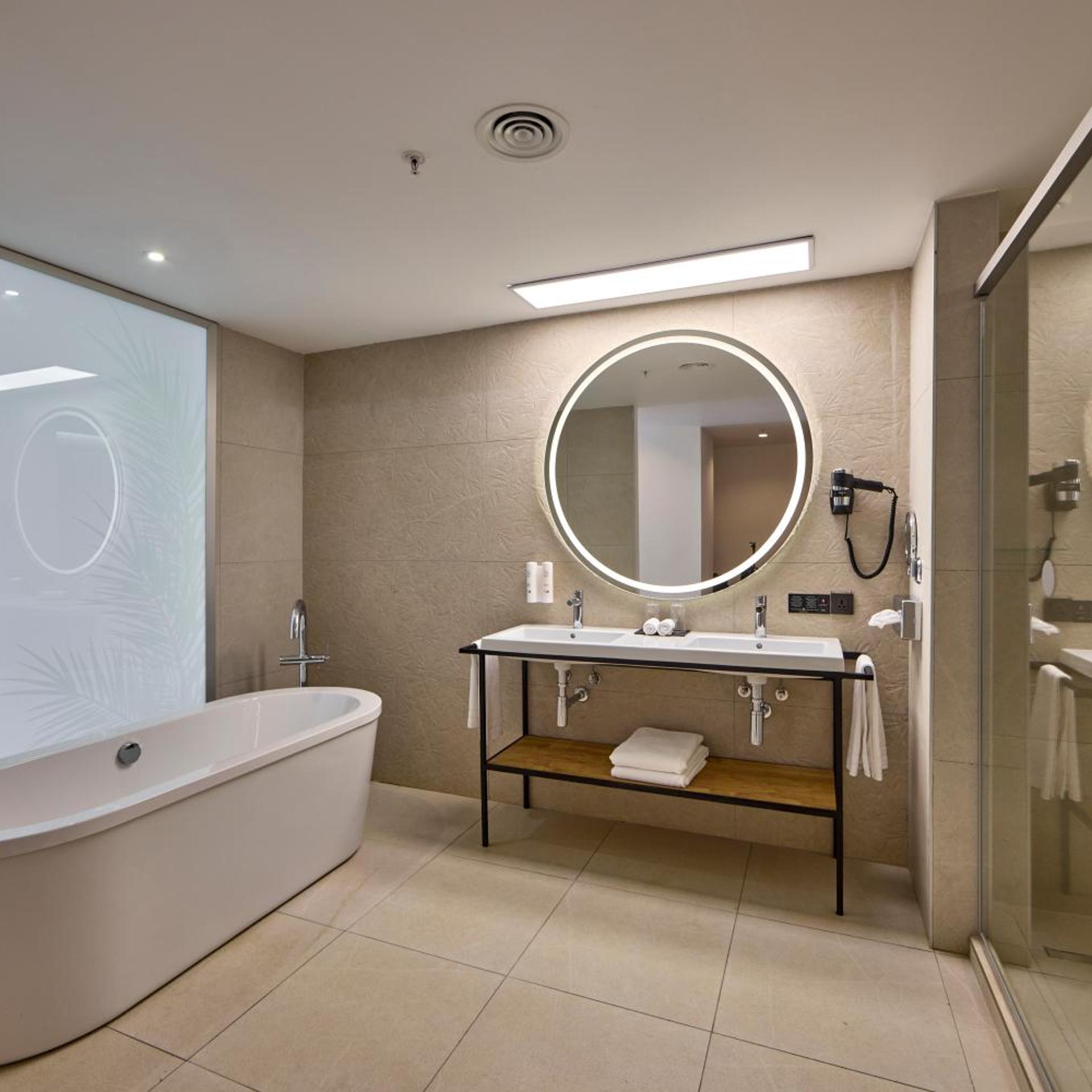 Elite, Swim Up, Club, Suite, King Bed، Hotel Riu Palace Mauritius All Inclusive Adults Only 6/9