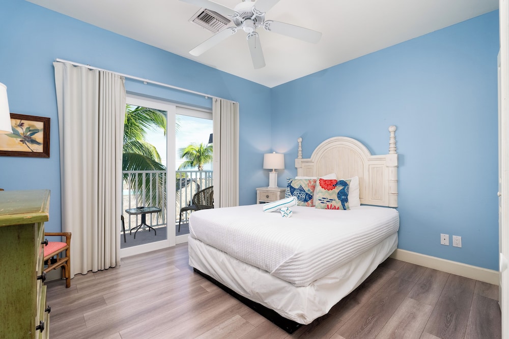 Condo, King Bed, Queen Bed, City View, Sofa
