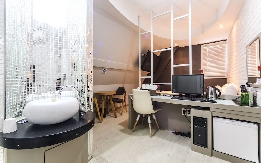 Hotel Aria Nampo 47/49