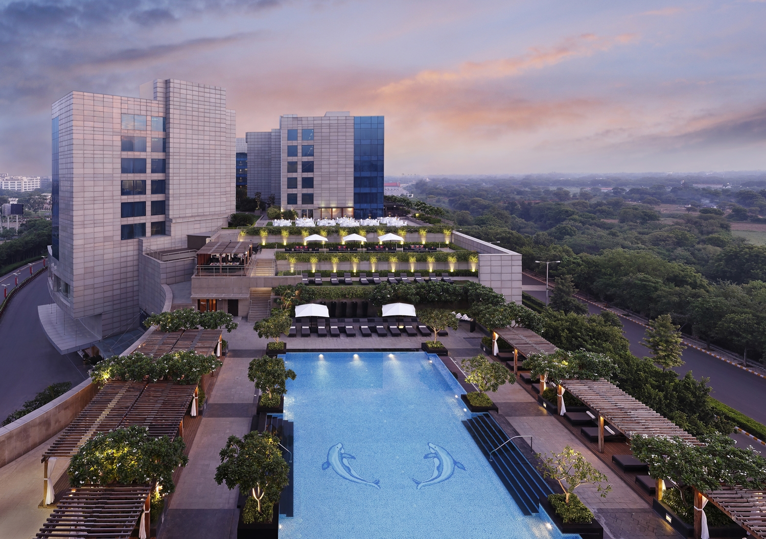 The Leela Ambience Gurugram Hotel And Residences 77/80